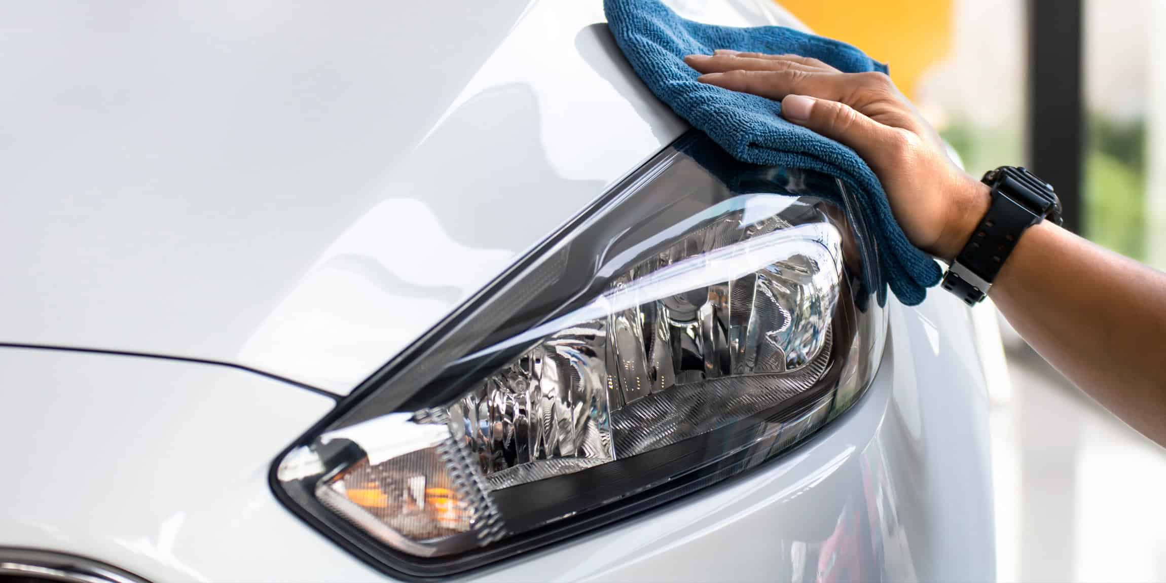 scheinwerfer reinigung am auto